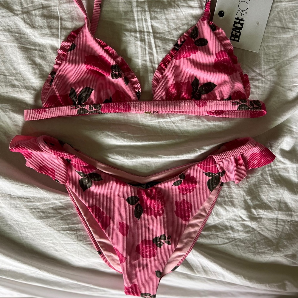 Beach Riot Pink Floral Ruffle Bikini TOP ONLY!